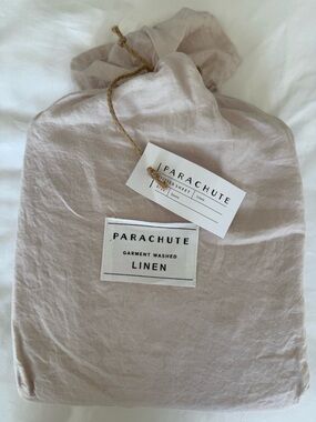 Parachute Linen Fitted Sheet in Soft Blush